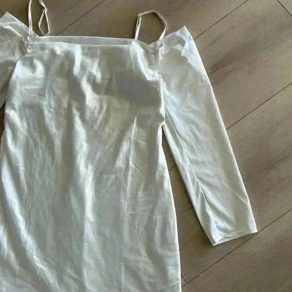 Venus Cowl Neck mini Dress off white silky straps long sleeves lined sz 8 hoco - Picture 7 of 11